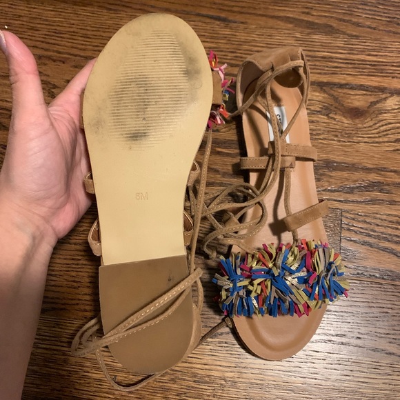 Steve Madden fringe sandals - Picture 2 of 4